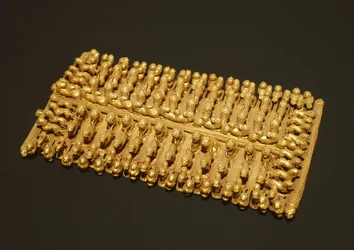 Pectoral fibula med dyrefigurer fra Barberini-graven, Palestrina, Italia, ca. 625-600 f.Kr. (gull)